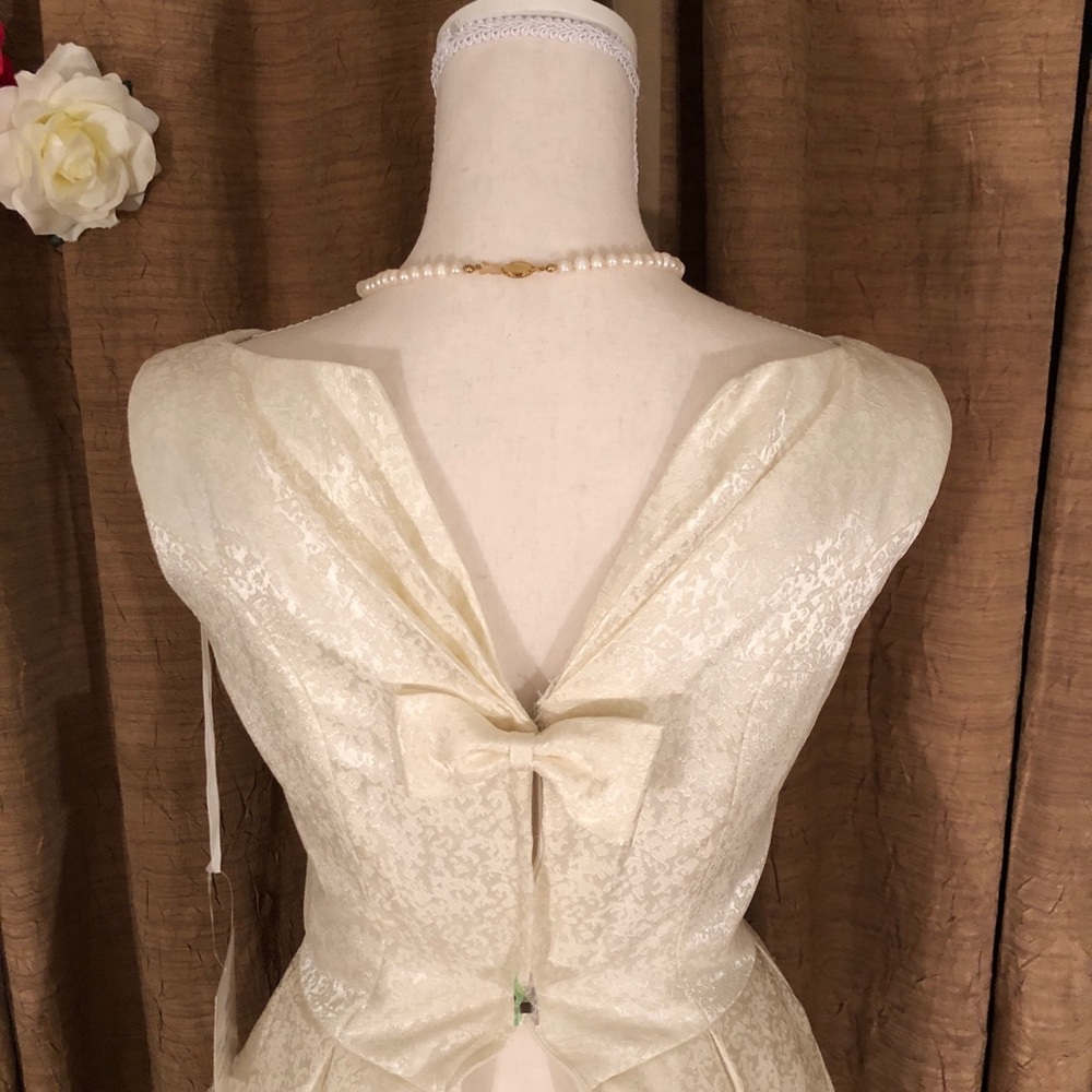 Jonesy Darling Prom / Wedding Dress - Picture 6 of 8